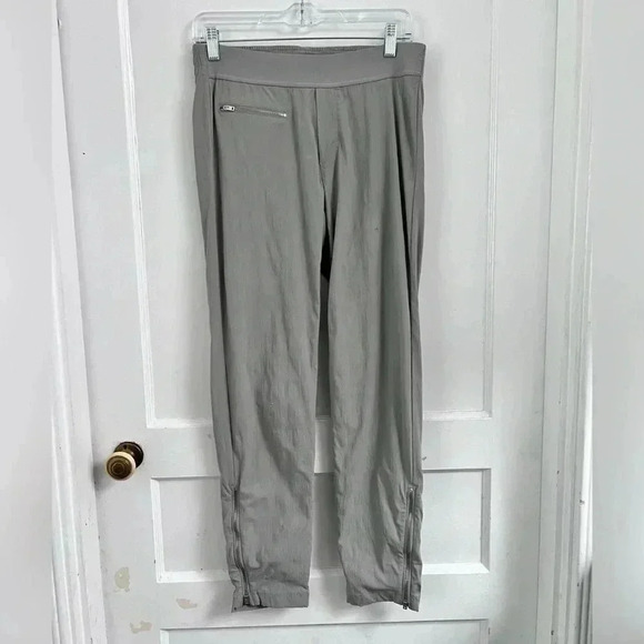 Athleta Mod Trekkie Grey Crop Pants Size 6T - Picture 1 of 4